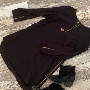 Sac’e Blk Shift Dress w/ zipper details